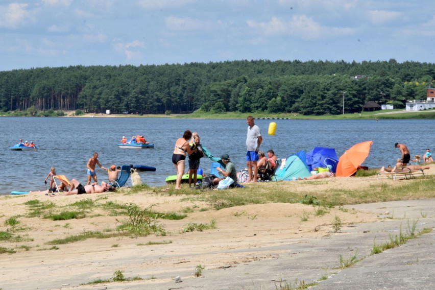 Dużo plażowiczów nad zalewem Chańcza. Można tutaj poczuć prawdziwy klimat lata (ZDJĘCIA)