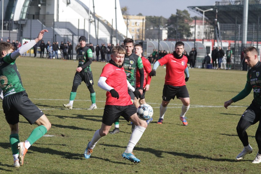 W przedostatnim przed ligą meczu sparingowym meczu Stal Stalowa Wola pokonała Karpaty Krosno 3:0 (1:0) (ZDJĘCIA)