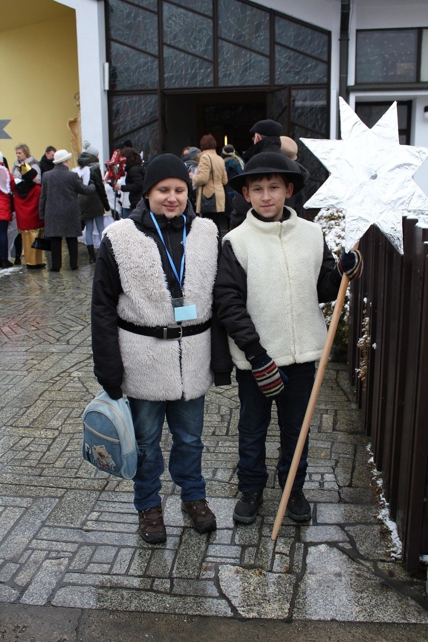 Kolędnicy przeszli ulicami Mysłowic [ZOBACZ ZDJĘCIA]