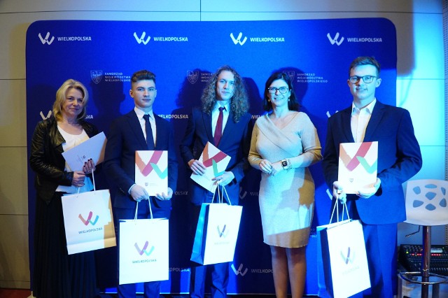 Nagrodzeni są laureatami i finalistami olimpiad oraz konkursów o zasięgu ogólnopolskim i międzynarodowym. Stypendyści biorą udział w wielu projektach naukowo-badawczych, seminariach i konferencjach, są także autorami prac naukowych i artykułów.