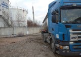 Gorlice. Trwa wywóz odpadów zgromadzonych na terenie rafinerii Glimar. Od początku roku wyjechało już ponad dwa tysiące ton