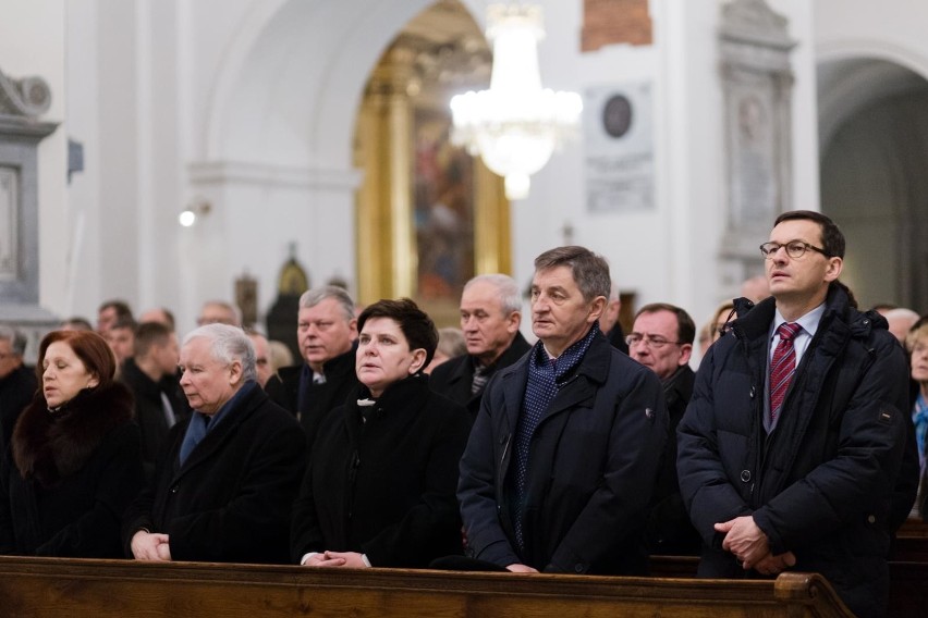 Starachowice: Kaczyński, Morawiecki, Szydło, Kuchciński na mszy świętej w intencji Jadwigi Kaczyńskiej [ZDJĘCIA]