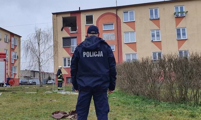 W Kruchowie (gmina Trzemeszno) życie straciła jedna osoba, a budynek został mocno uszkodzony.