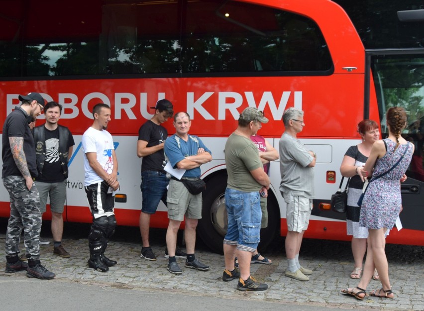 Ostrołęka. Motoserce 2019. 8.06.2019. Po raz kolejny motocykliści zorganizowali akcję zbiórki krwi. Nie brakowało atrakcji