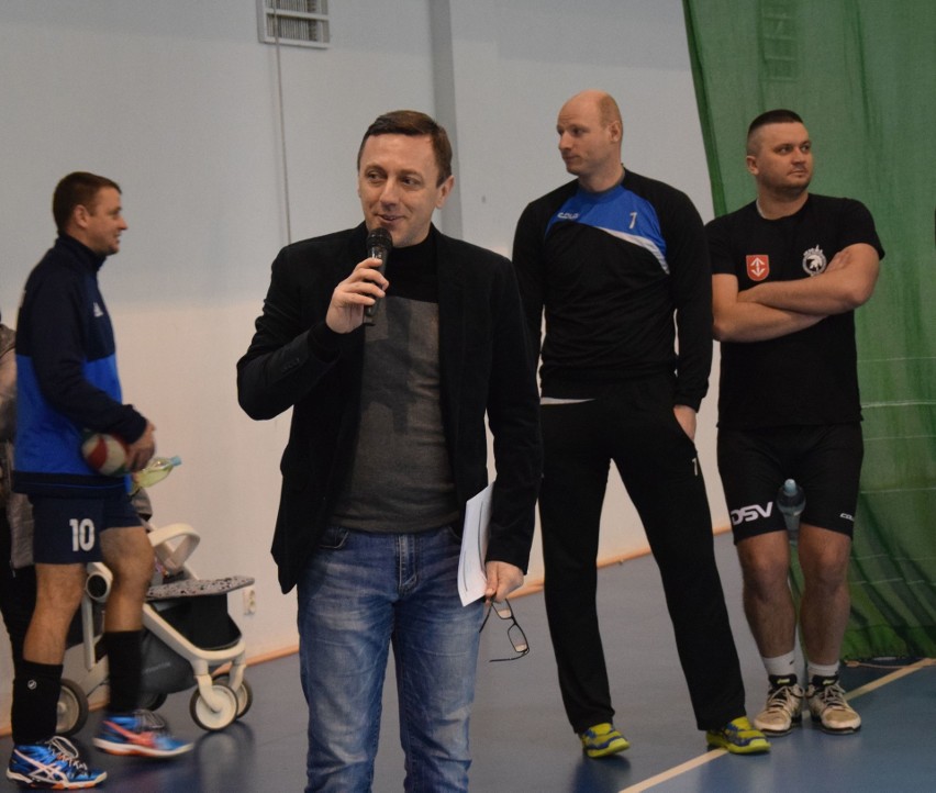 Turniej siatkówki poświęcony Weronice Kępas w Szydłowcu. Było mnóstwo sportowych emocji 