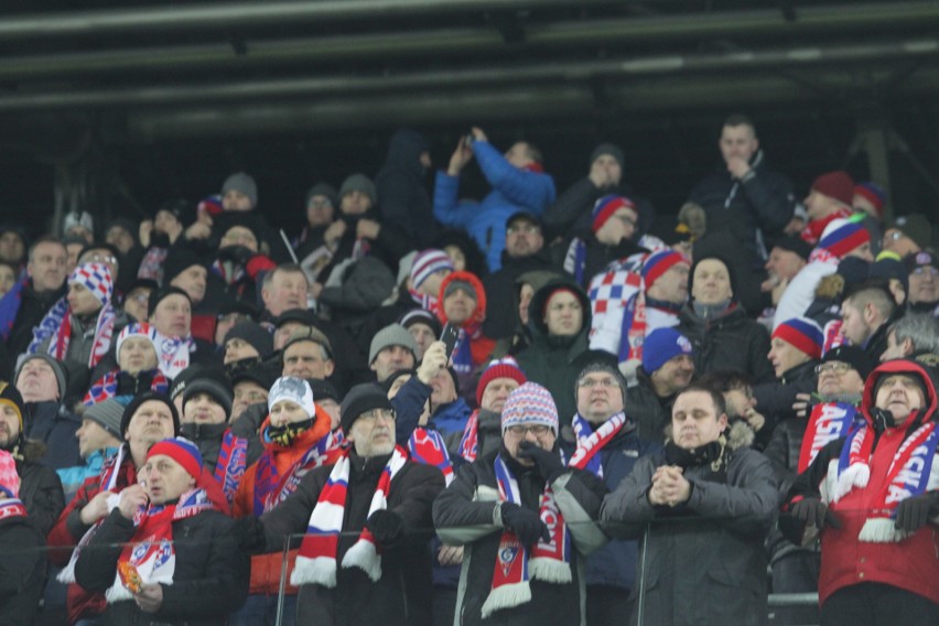 Górnik Zabrze - Wisła Kraków: mimo zimna, na trybunach był...