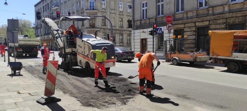 Ul. Aleksandrowska do remontu. Dzięki dodatkowym środkom nie tylko tam powstanie nowa nawierzchnia