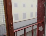 Mieszkańcy ulicy Starzyńskiego doczekali się atrap okien. Teraz ściany nie straszą pustką