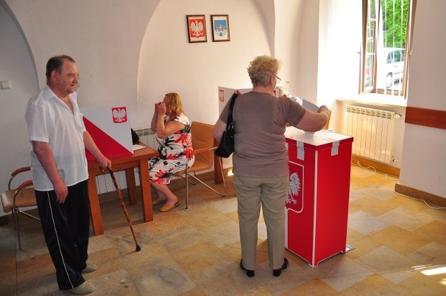 Głosowanie w Obwodowej Komisji Wyborczej numer 3 na Starym Mieście w Sandomierzu.