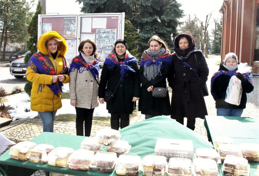 Kiermasz ciast z Zalesia Gorzyckiego na wsparcie uchodźców wojennych z Ukrainy. Zobaczcie zdjęcia