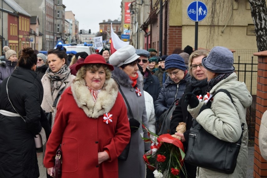 Inscenizacja na ulicach Starogardu Gdańskiego z okazji 100. rocznicy powrotu miasta do Państwa Polskiego 29.01.2020 [zdjęcia]