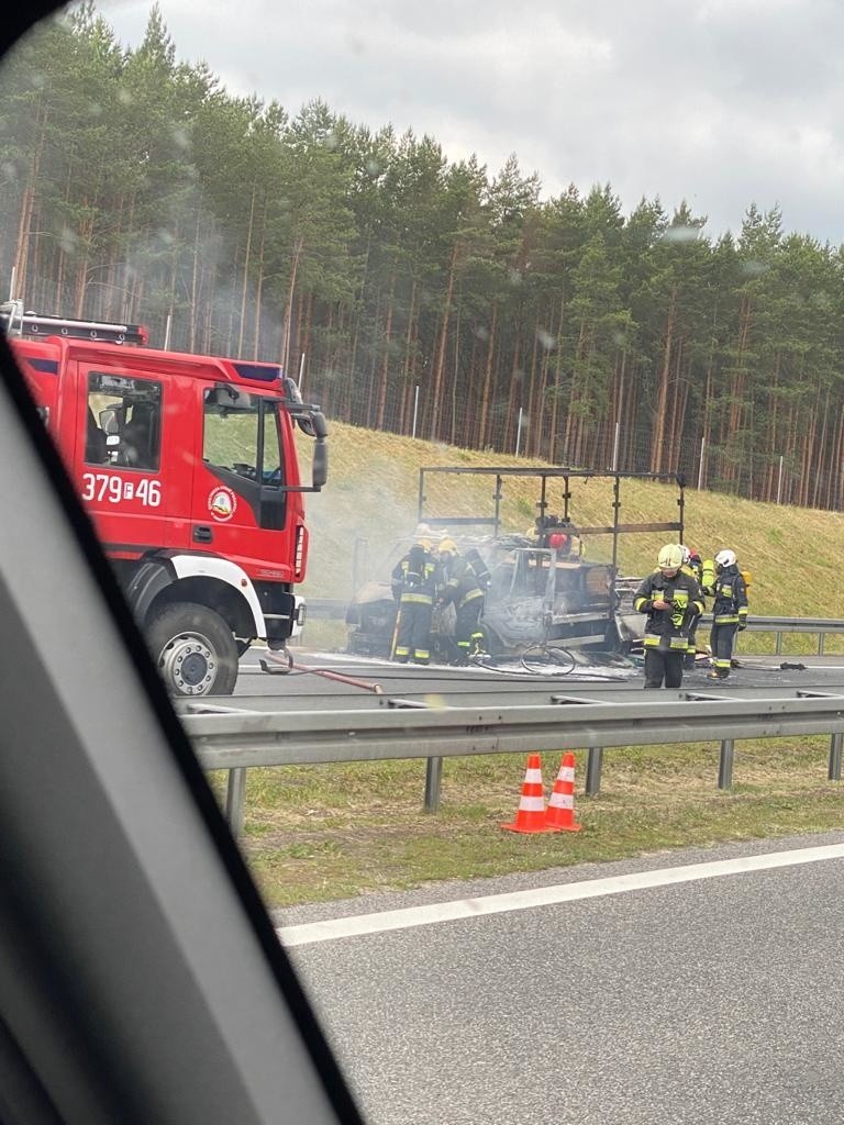 Do pożaru busa na trasie S3 doszło w czwartek, 11 czerwca...