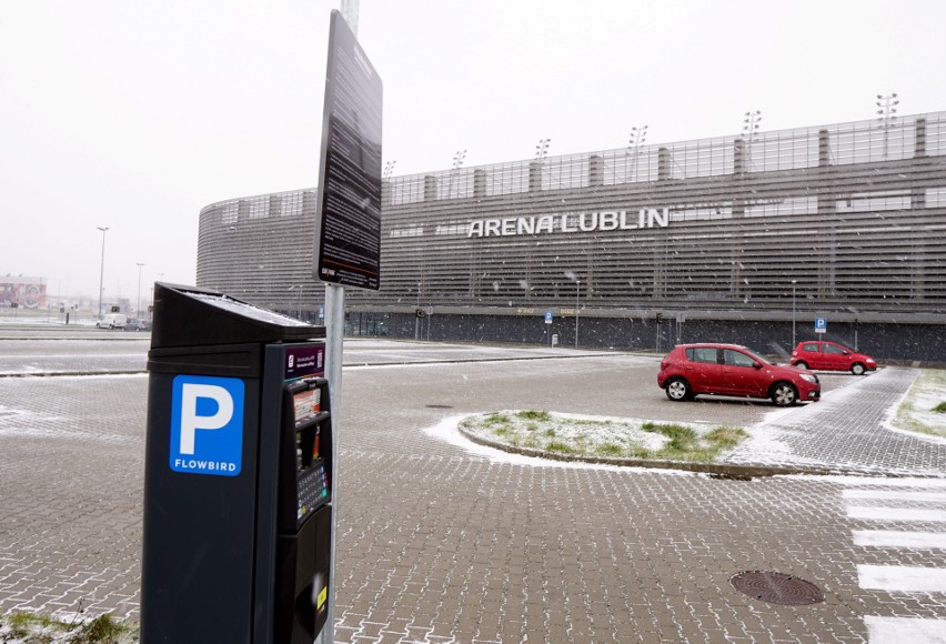 Parkujesz – płacisz. Parkomaty przy stadionie, Globusie, zalewie