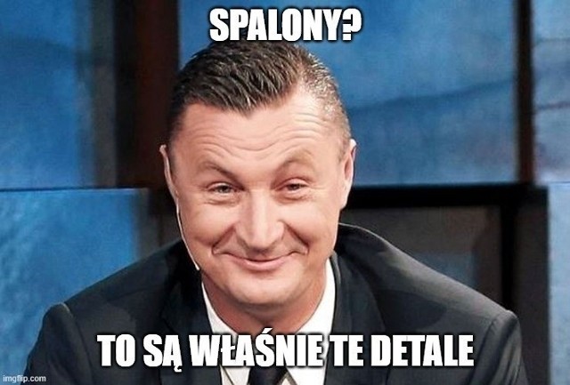 W 3. minucie inauguracyjnego spotkania doszło do mikroskopijnego spalonego, który zauważyli sędziowie VAR