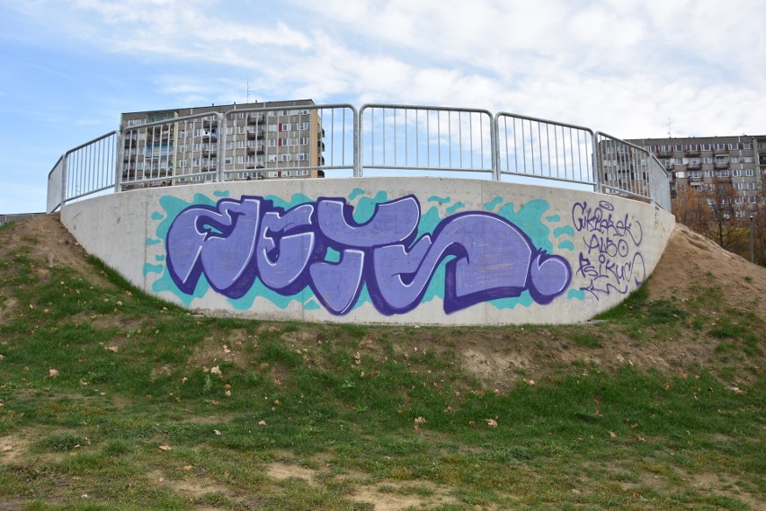 Tarnów. Taras widokowy na Osiedlu Westerplatte został pomalowany. Teraz jest brzydszy czy może ładniejszy?