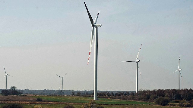 Przeciwko powstaniu kolejnej farmy wiatraków w Będzinie działa również powołane w tym celu Stowarzyszenie „W jednym kierunku” z siedzibą w Dobrzycy.