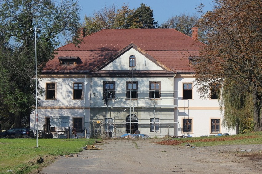 Zabrze: zabytkowy dworek przechodzi renowację. Okazał się starszy [ZDJĘCIA]