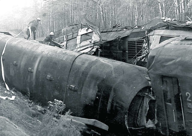 19 sierpnia 1980 roku ratownicy musieli wydobywać ofiary katastrofy z potężnego rumowiska potrzaskanych wagonów