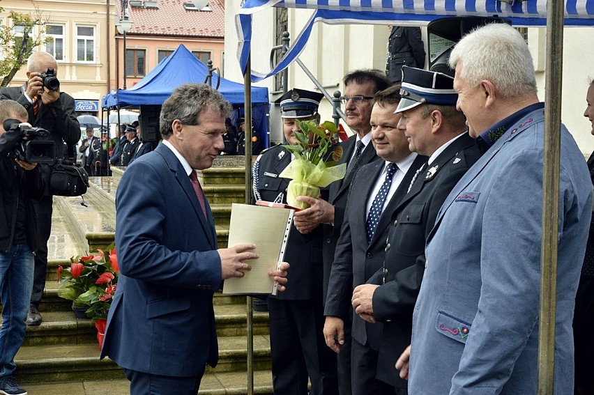 Gorlice. Druhowie z OSP podziękowali za sprzęt wartości wielu milonów złotych [ZDJĘCIA]