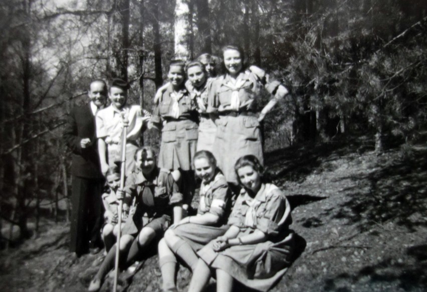 Rocznica tragicznej śmierci harcerek z Łodzi. 70 lat temu doszło do tragedii na jeziorze Gardno