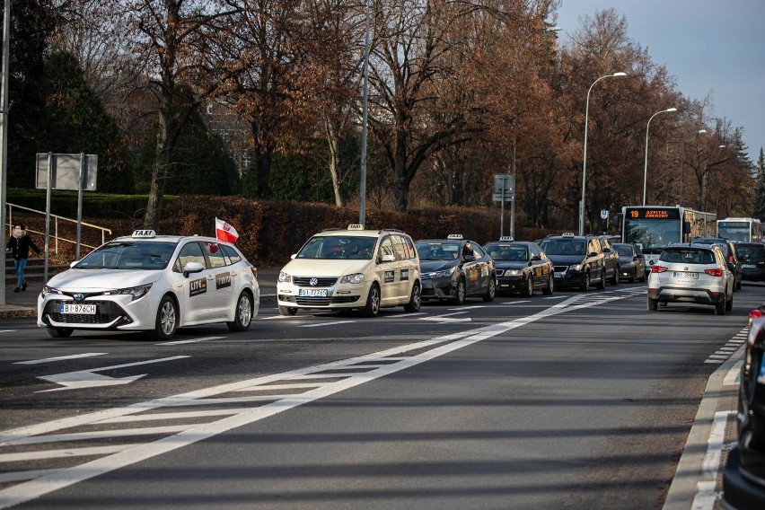 Protest taksówkarzy w Białymstoku przeciwko tarczy...