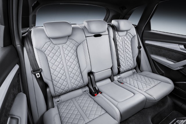 Audi Q5 Ceny SUV-a nowej generacji rozpoczynają się od 159 000 złotych za wersję z silnikiem 2.0 TDI o mocy 150 KM i z manualną skrzynią biegów.Fot. Audi