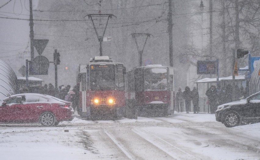 Obfite opad śniegu, mróz i silny wiatr. Bydgoszcz i region...