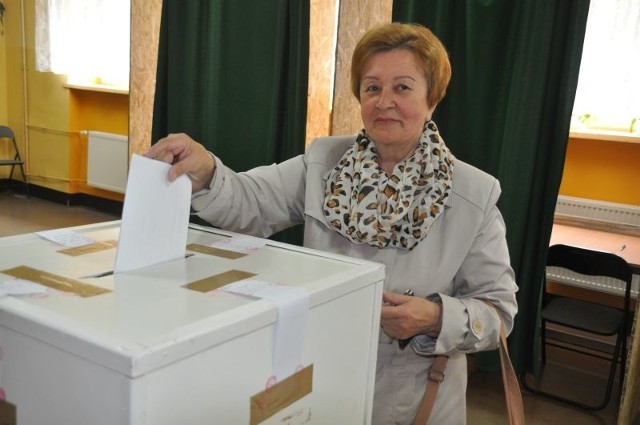Teresa Czyż głosowała przed godziną 10 w lokalu wyborczym, mieszczącym się w szydłowieckim Liceum Ogólnokształcącym przy ulicy Zamkowej.