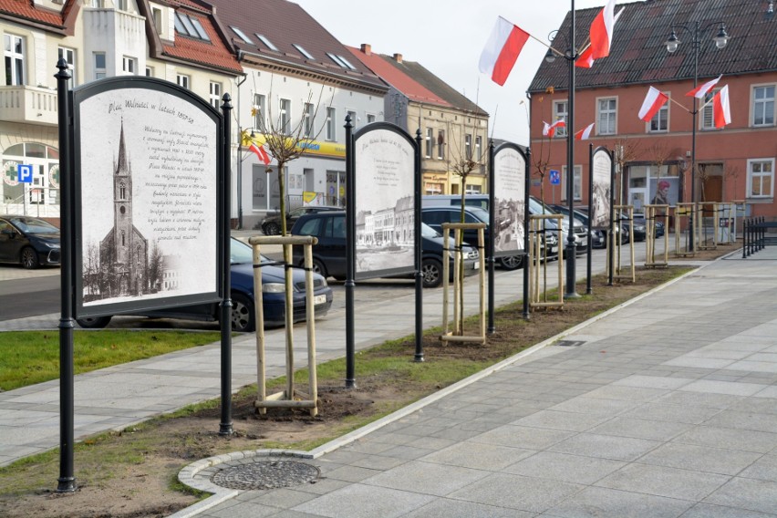 Tablice historyczne można wykorzystać z obu stron, a plac...