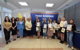 Konkurs „Ośmiu Wspaniałych”. Młodzi wolontariusze z powiatu białostockiego nagrodzeni