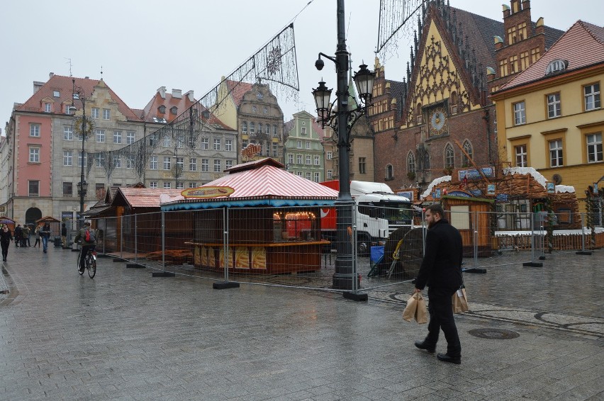 Przygotowania do Jarmarku Bożonarodzeniowego na wrocławskim...