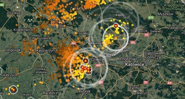 Radar burzowy. Zobacz gdzie grzmi o godz. 13 w piątek 29...