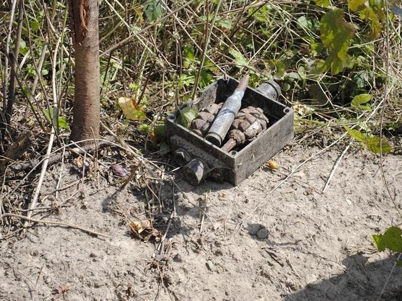 Znaleźli granaty w czasie rozbiórki budynku. Mogło dojść do tragedii... (zdjęcia)