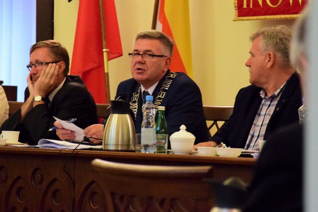 - Skoro Marcin Wroński nie ma czasu, żeby pracować w komisjach, to może powinien zrezygnować również z mandatu radnego - mówił na sesji Tomasz Marcinkowski, przewodniczący Rady Miejskiej Inowrocławia