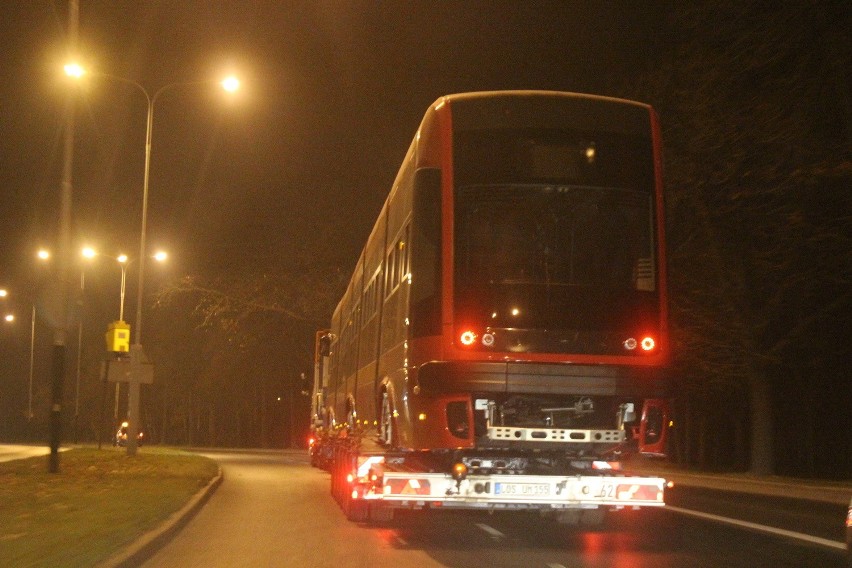 Nowe pesy jadą do Łodzi. Pierwszy nowy tramwaj przyjechał...