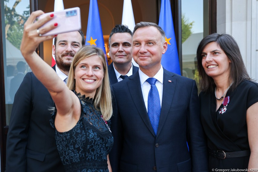 "Polska dziękuje za niezwykłą służbę". Lekarze z woj. lubelskiego odznaczeni