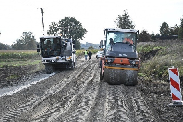 Przebudowa drogi powiatowej w Rogowie