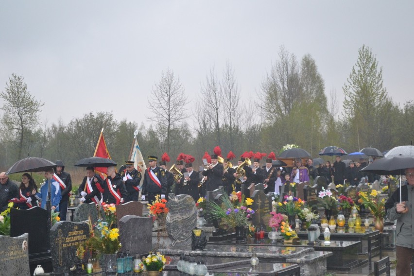 Mistrz boksu Henryk Średnicki spoczął na cmentarzu w Będzinie-Warpiu [ZDJĘCIA]