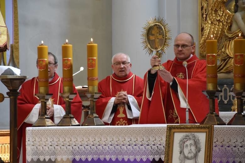 Ważna zmiana. Ojciec Dariusz Malajka po 12 latach odchodzi ze Świętego Krzyża. Pożegnalna msza w niedzielę o 15 [ZDJĘCIA]