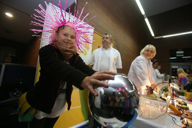 W Poznańskim Centrum Superkomputerowo-Sieciowe uczestnicy odwiedzą szkołę przyszłości, wezmą udział w zabawach z podczerwienią oraz poznają magię chemii.