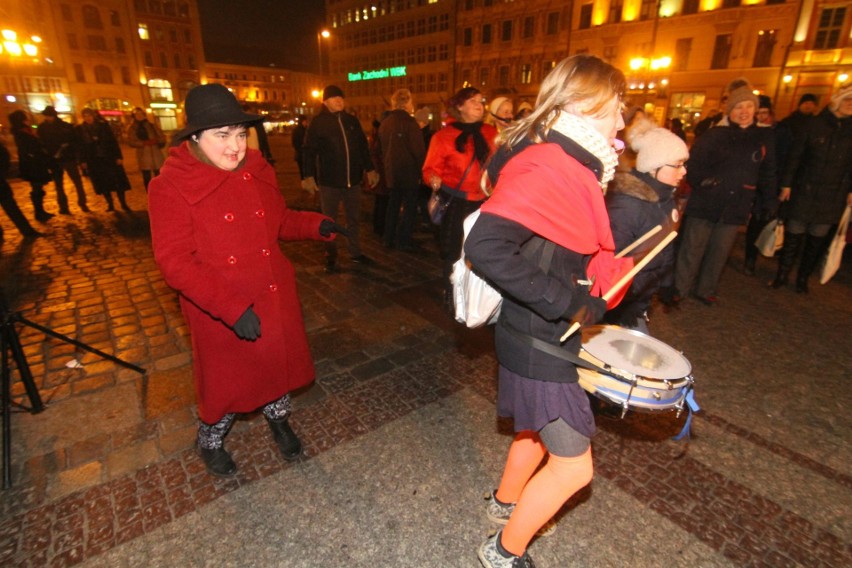 Kobiety zatańczyły przeciwko gwałtom na randkach