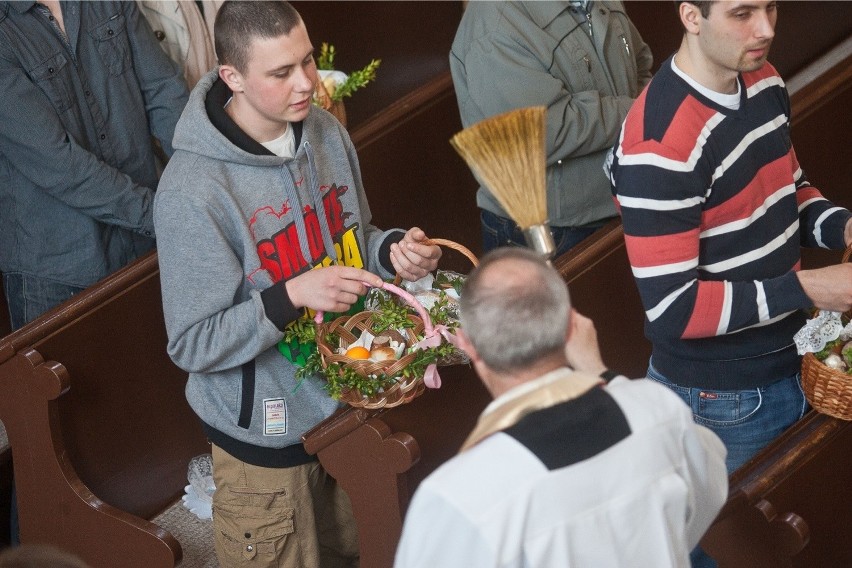 Święcenie pokarmów w Wielką Sobotę to tradycja. Koszyczek...