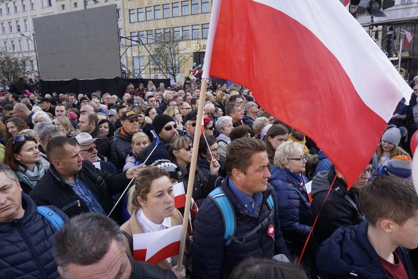 Poznaniacy świętują 100. rocznicę odzyskania niepodległości...