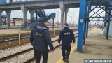 Wspólna akcja policji i SOK-istów w Skarżysku. Kontrolowali perony i skupy złomu