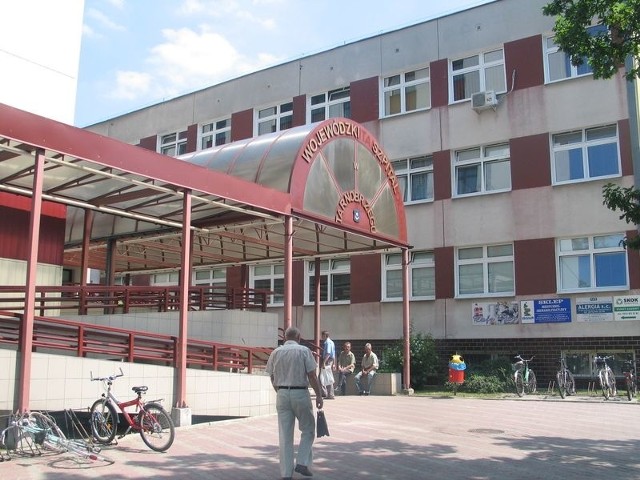 Dyrekcja Szpitala Wojewódzkiego w Tarnobrzegu zapowiada, że jeśli do końca czerwca nie otrzyma zwrotu pieniędzy za leczenie powodzian, wstrzyma przyjęcia wszystkich pacjentów na oddziały.