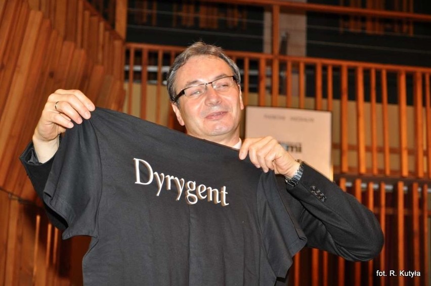 Oto pamiątkowa koszulka z napisem "Dyrygent"!