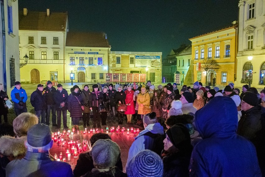 Największe serce świata zapłonęło także w Tarnowie [ZDJĘCIA]