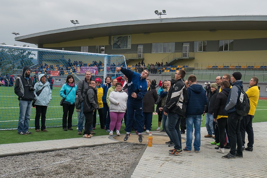 Stróże: otwarcie integracyjnego stadionu