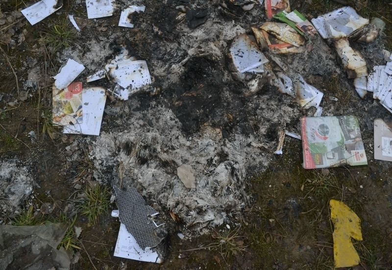 Kurier spalił listy w ognisku