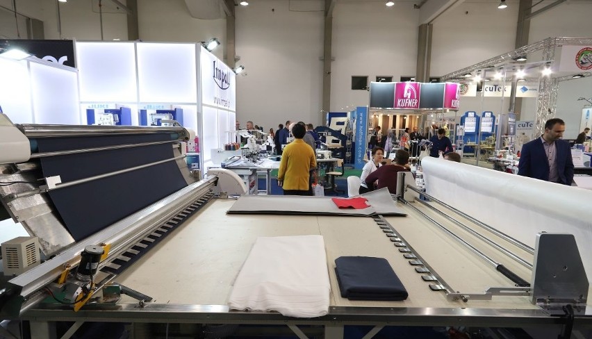 Największe w Polsce targi maszyn tekstylnych dla szwalni i dużego przemysłu w Hali Expo [zdjęcia]